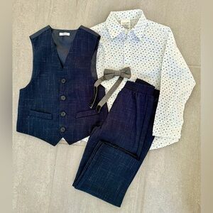 New Calvin Klein Boys Size 4. 4 piece Suit.